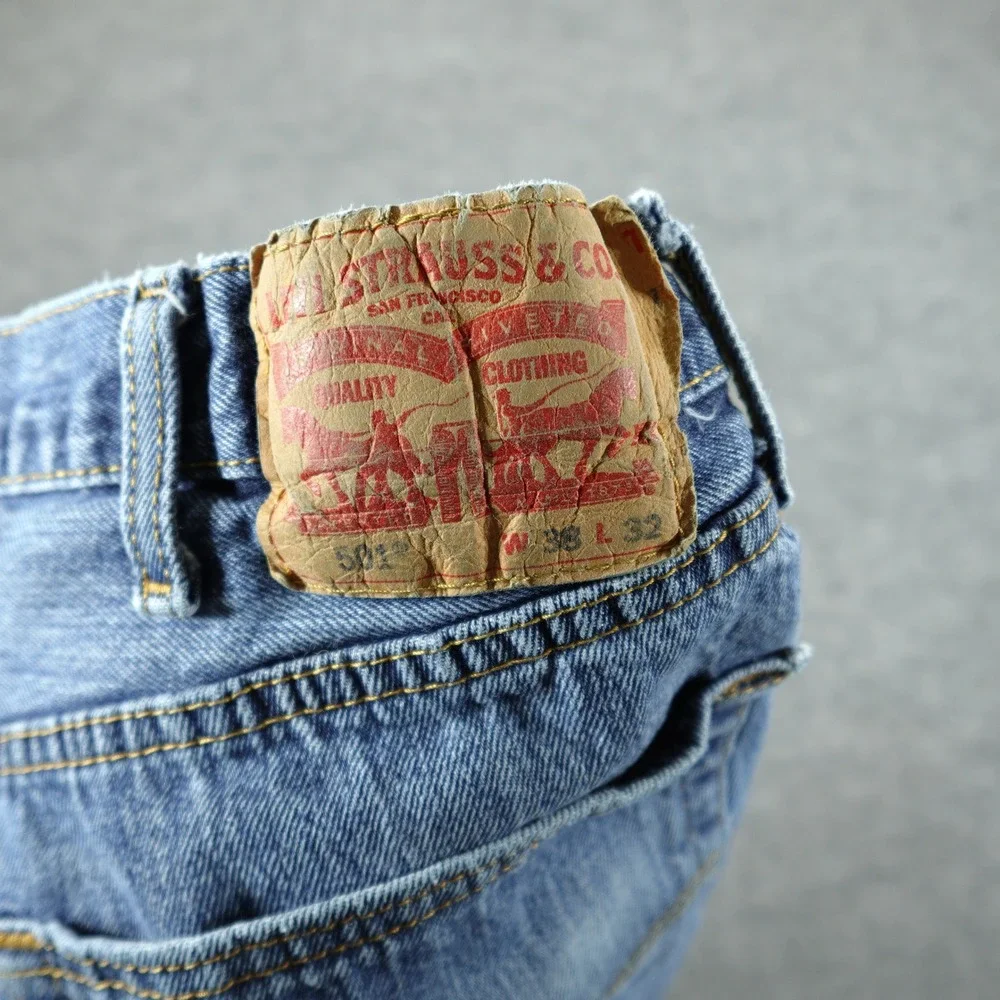 Levi's 501 Jeans Mens 38x32‎ Blue Straight Leg Button Fly Medium Wash Denim